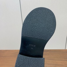 【ETHOR】秋冬双扣机车靴。今年秋冬被这双机车靴狠狠拿捏!硬朗靴型自带酷飒气场 双扣带设计注入不羁灵魂。做旧皮革纹理藏 【ETHOR】秋冬双扣机车靴。今年秋冬被这双机车靴狠狠拿捏!硬朗靴型自带酷飒气场 双扣带设计注入不羁灵魂。做旧皮革纹理藏