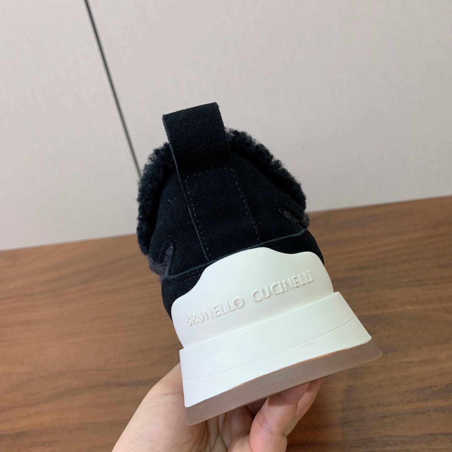 【Brunell* Cucinell*】羊毛里休闲运动鞋。鞋面采用进口牛绒，羊毛内里，原版开模大底！上脚超舒适。 码数：