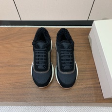 【Brunell* Cucinell*】羊毛里休闲运动鞋。鞋面采用进口牛绒,羊毛内里,原版开模大底!上脚超舒适。 码数: 【Brunell* Cucinell*】羊毛里休闲运动鞋。鞋面采用进口牛绒,羊毛内里,原版开模大底!上脚超舒适。 码数: