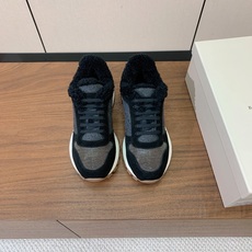 【Brunell* Cucinell*】羊毛里休闲运动鞋。鞋面采用进口牛绒,羊毛内里,原版开模大底!上脚超舒适。 码数: 【Brunell* Cucinell*】羊毛里休闲运动鞋。鞋面采用进口牛绒,羊毛内里,原版开模大底!上脚超舒适。 码数: