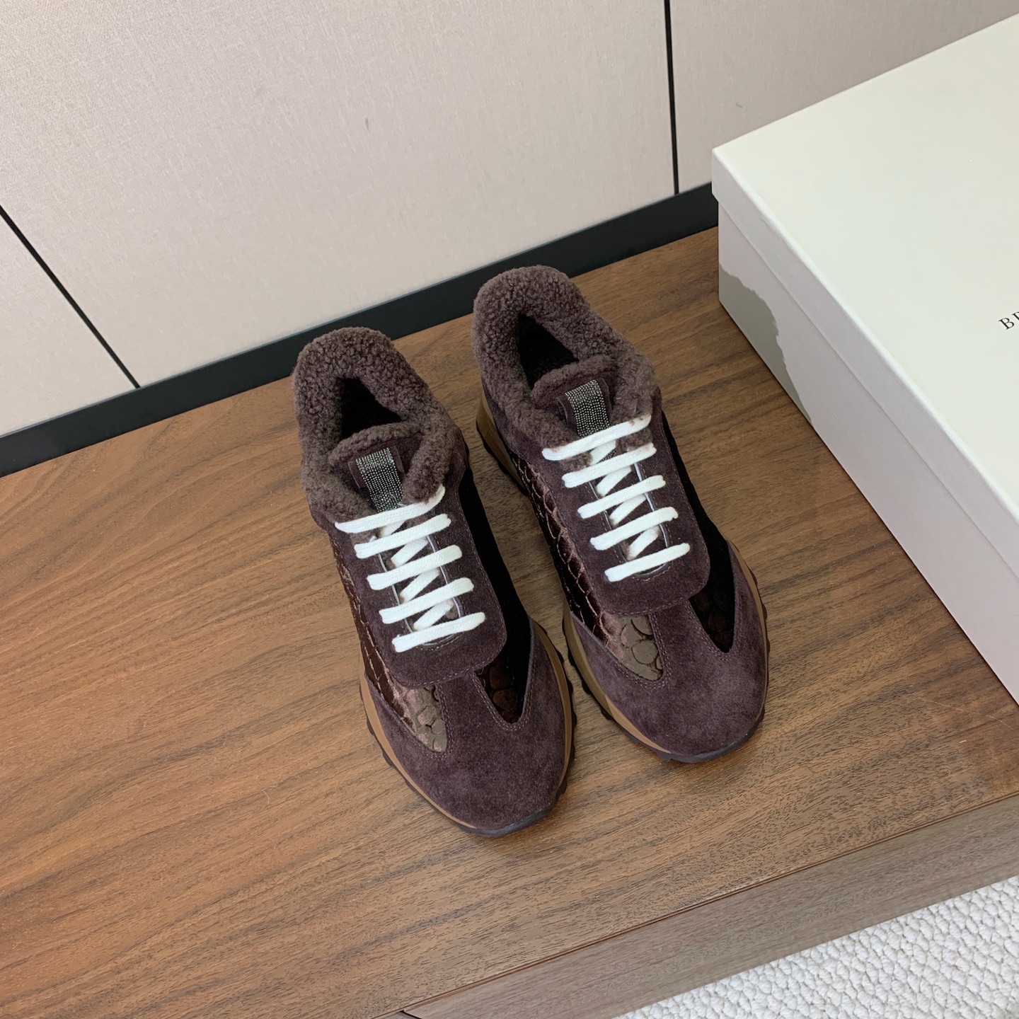 【Brunell* Cucinell*】拼色底羊毛里休闲运动鞋。鞋面采用进口牛绒，羊毛内里，原版开模大底！上脚超舒适。 