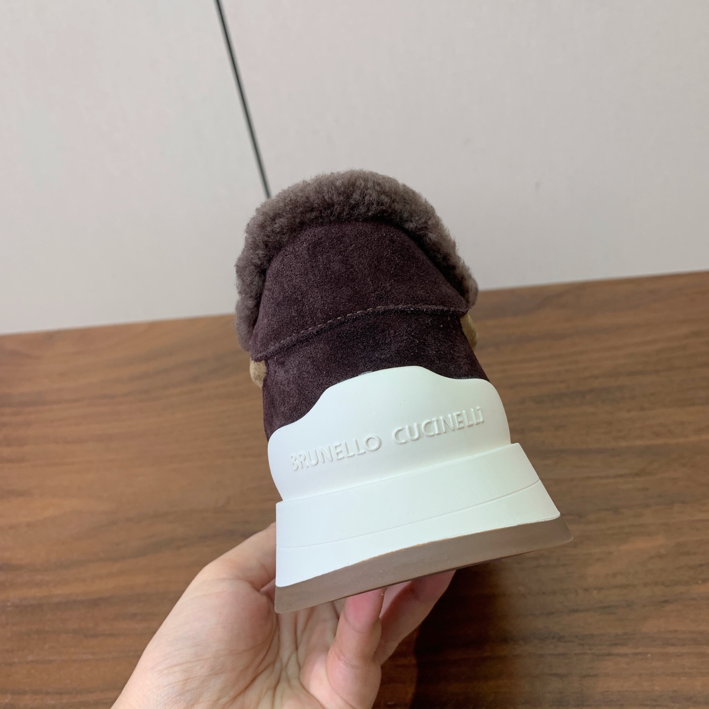 【Brunell* Cucinell*】羊毛里休闲运动鞋。鞋面采用进口牛绒，羊毛内里，原版开模大底！上脚超舒适。 码数：