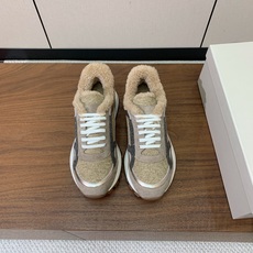【Brunell* Cucinell*】羊毛里休闲运动鞋。鞋面采用进口牛绒,羊毛内里,原版开模大底!上脚超舒适。 码数: 【Brunell* Cucinell*】羊毛里休闲运动鞋。鞋面采用进口牛绒,羊毛内里,原版开模大底!上脚超舒适。 码数: