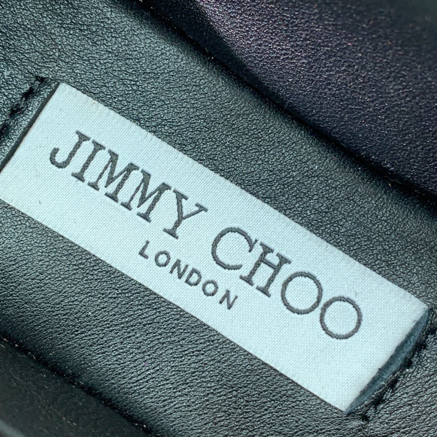 【Jimmy Cho*】宝石扣单鞋。上脚非常舒适。鞋面羊京，羊皮垫脚。真皮大底。 码数：35-43（40、41、42、4