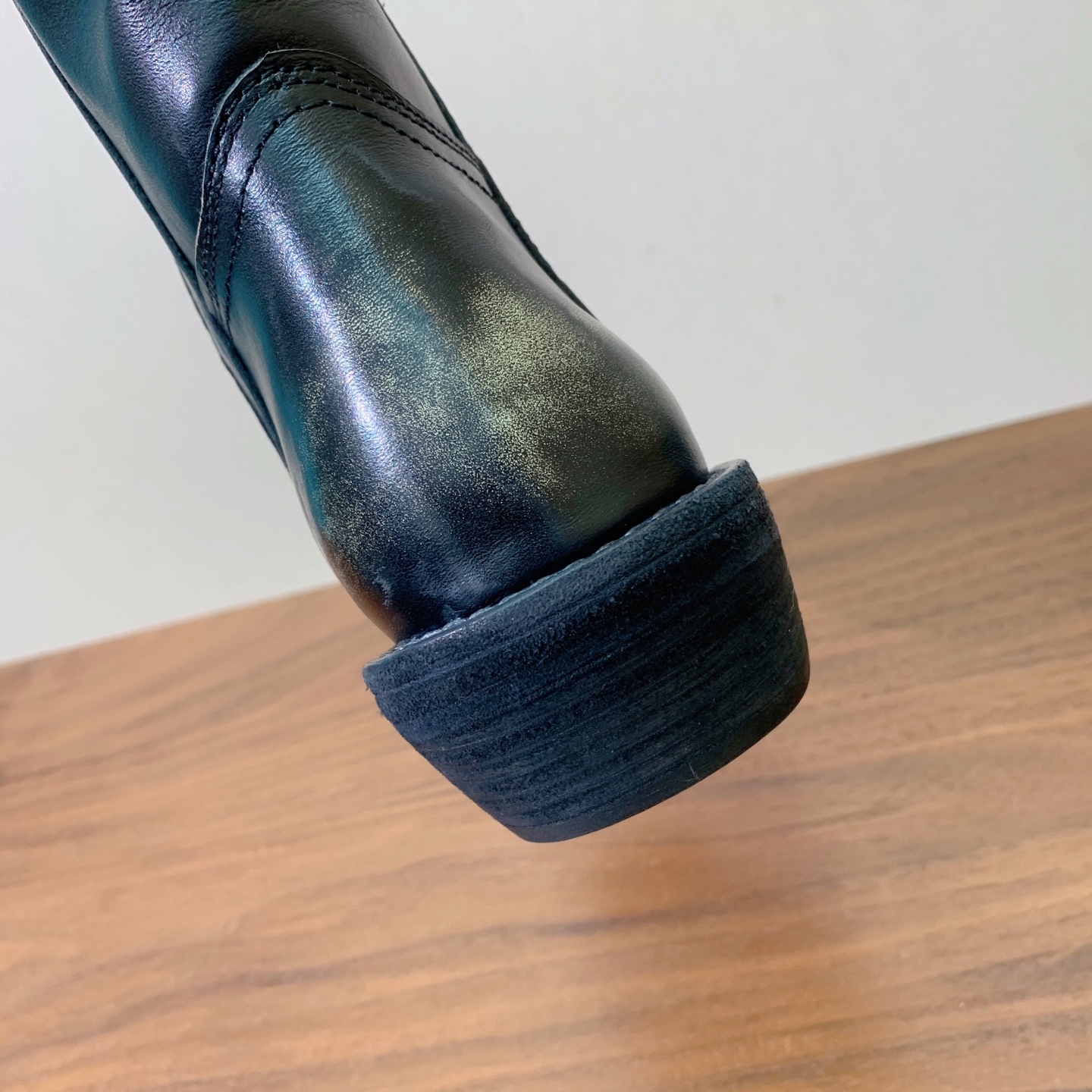 【Ann Demeuleester】做旧西部牛仔中筒靴。适配多种秋冬穿搭，阔腿牛仔裤、毛呢半身裙、工装裤、针织长裙都能完