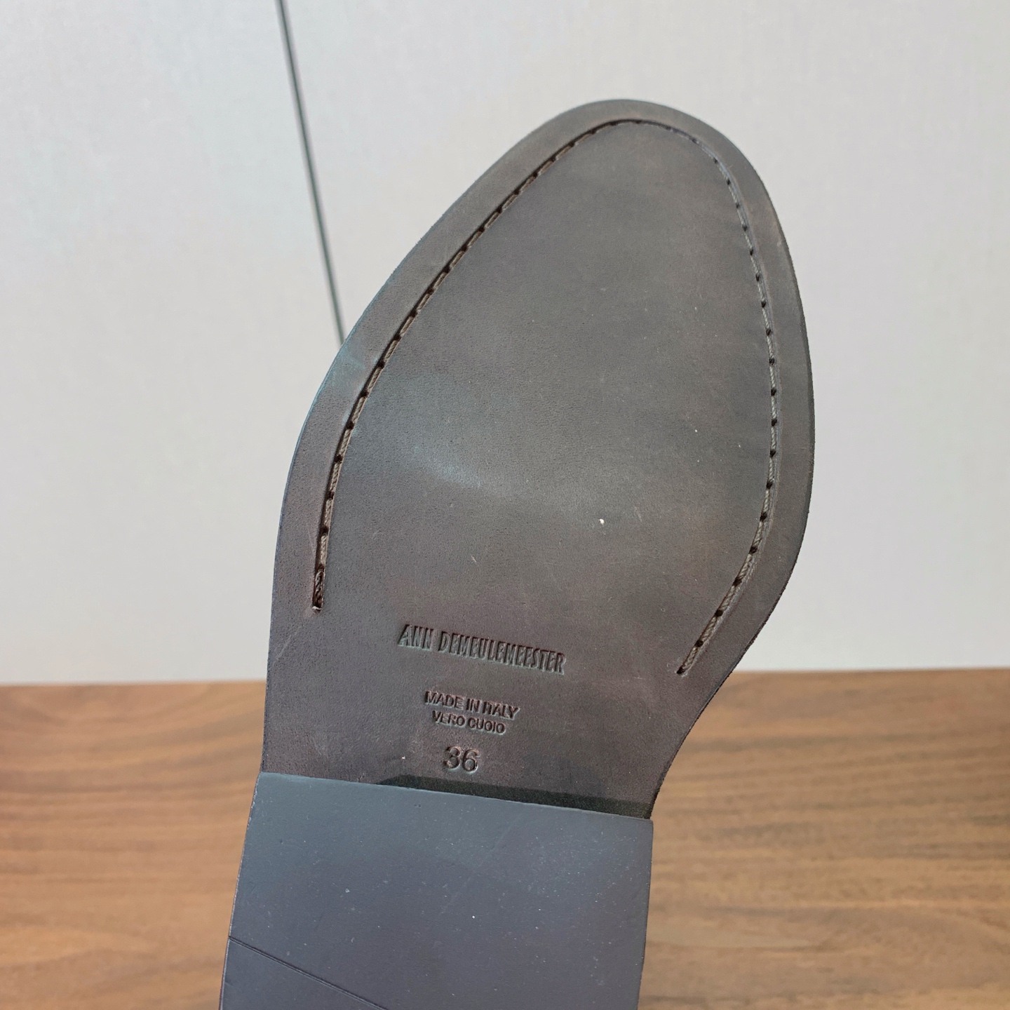 【Ann Demeuleester】做旧西部牛仔中筒靴。适配多种秋冬穿搭，阔腿牛仔裤、毛呢半身裙、工装裤、针织长裙都能完