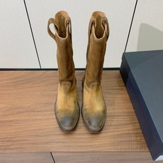 【Ann Demeuleester】做旧西部牛仔中筒靴。适配多种秋冬穿搭,阔腿牛仔裤、毛呢半身裙、工装裤、针织长裙都能完 【Ann Demeuleester】做旧西部牛仔中筒靴。适配多种秋冬穿搭,阔腿牛仔裤、毛呢半身裙、工装裤、针织长裙都能完