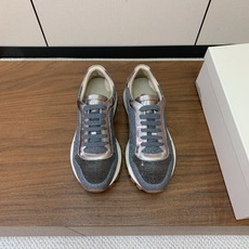 【Brunell* Cucinell*】休闲运动鞋。鞋面采用进口定制布料。纯手工串联珠链配饰!内里垫脚是高密斜纹棉布,原 【Brunell* Cucinell*】休闲运动鞋。鞋面采用进口定制布料。纯手工串联珠链配饰!内里垫脚是高密斜纹棉布,原