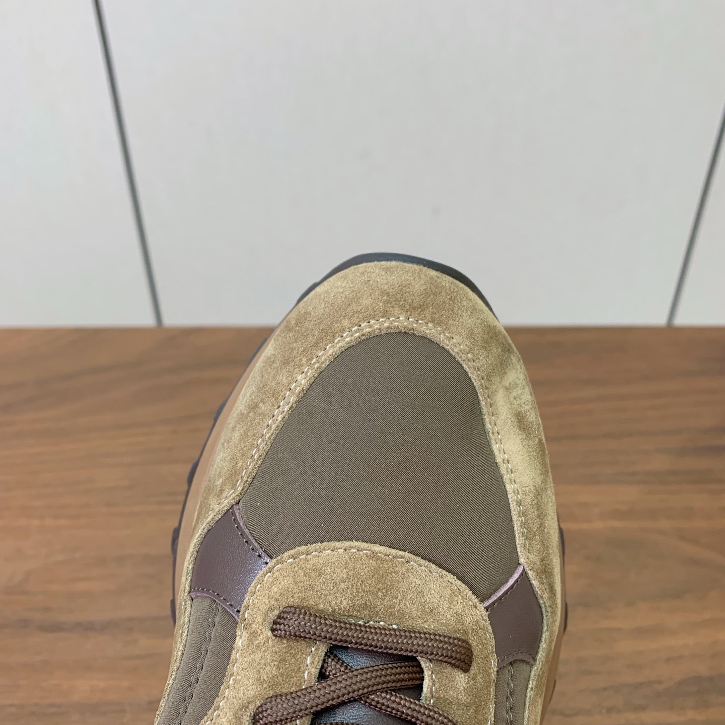 【Brunell* Cucinell*】新款休闲运动鞋。鞋面采用进口牛绒、牛皮➕纯手工串联珠链配饰！牛皮垫脚。原版开模大