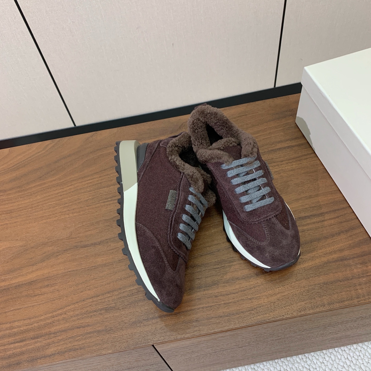 【Brunell* Cucinell*】拼色底羊毛里休闲运动鞋。鞋面采用进口牛绒，羊毛内里，原版开模大底！上脚超舒适。 