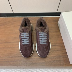 【Brunell* Cucinell*】拼色底羊毛里休闲运动鞋。鞋面采用进口牛绒,羊毛内里,原版开模大底!上脚超舒适。 【Brunell* Cucinell*】拼色底羊毛里休闲运动鞋。鞋面采用进口牛绒,羊毛内里,原版开模大底!上脚超舒适。