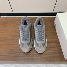 【Brunell* Cucinell*】拼色底羊毛里休闲运动鞋。鞋面采用进口牛绒,羊毛内里,原版开模大底!上脚超舒适。 【Brunell* Cucinell*】拼色底羊毛里休闲运动鞋。鞋面采用进口牛绒,羊毛内里,原版开模大底!上脚超舒适。