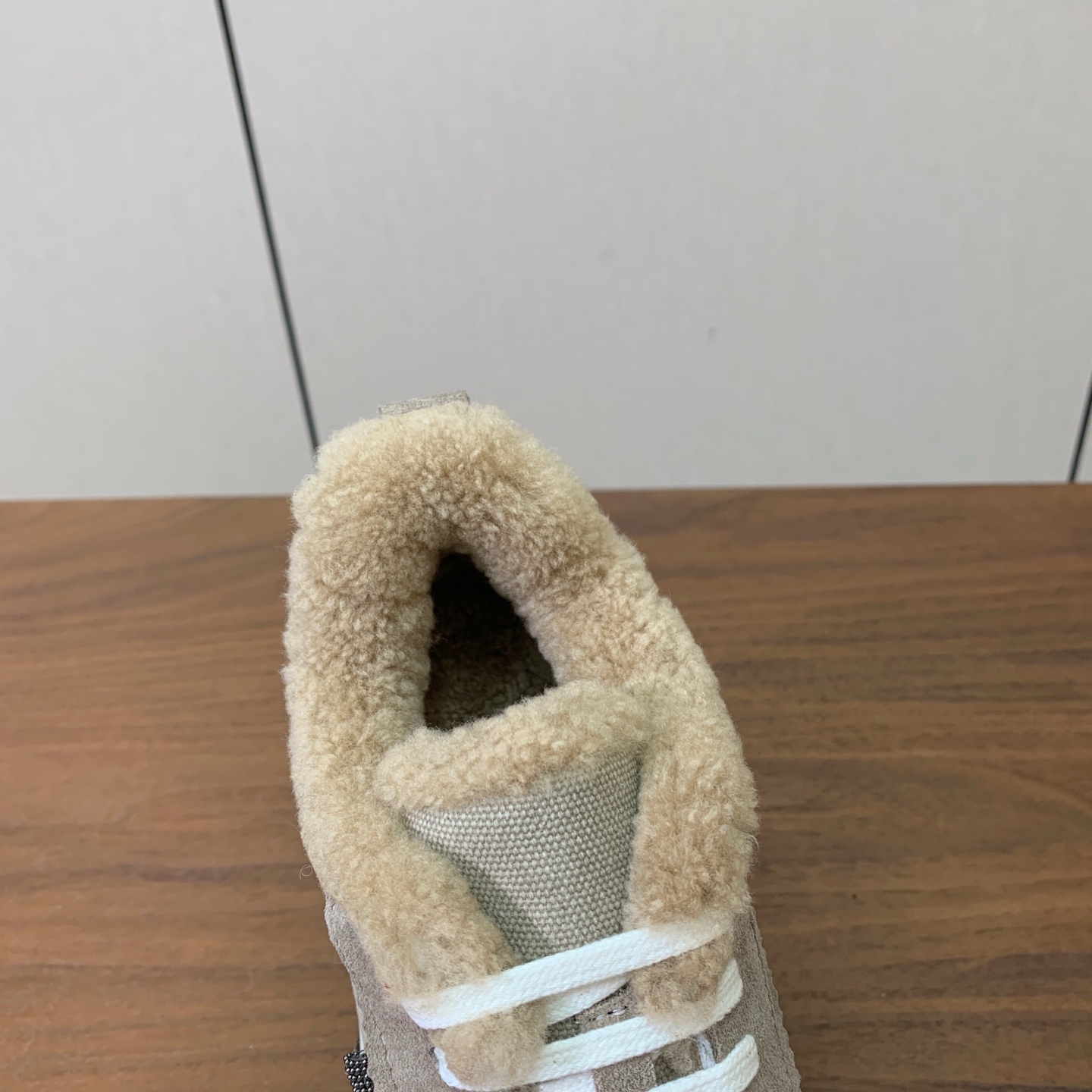 【Brunell* Cucinell*】拼色底羊毛里休闲运动鞋。鞋面采用进口牛绒，羊毛内里，原版开模大底！上脚超舒适。 