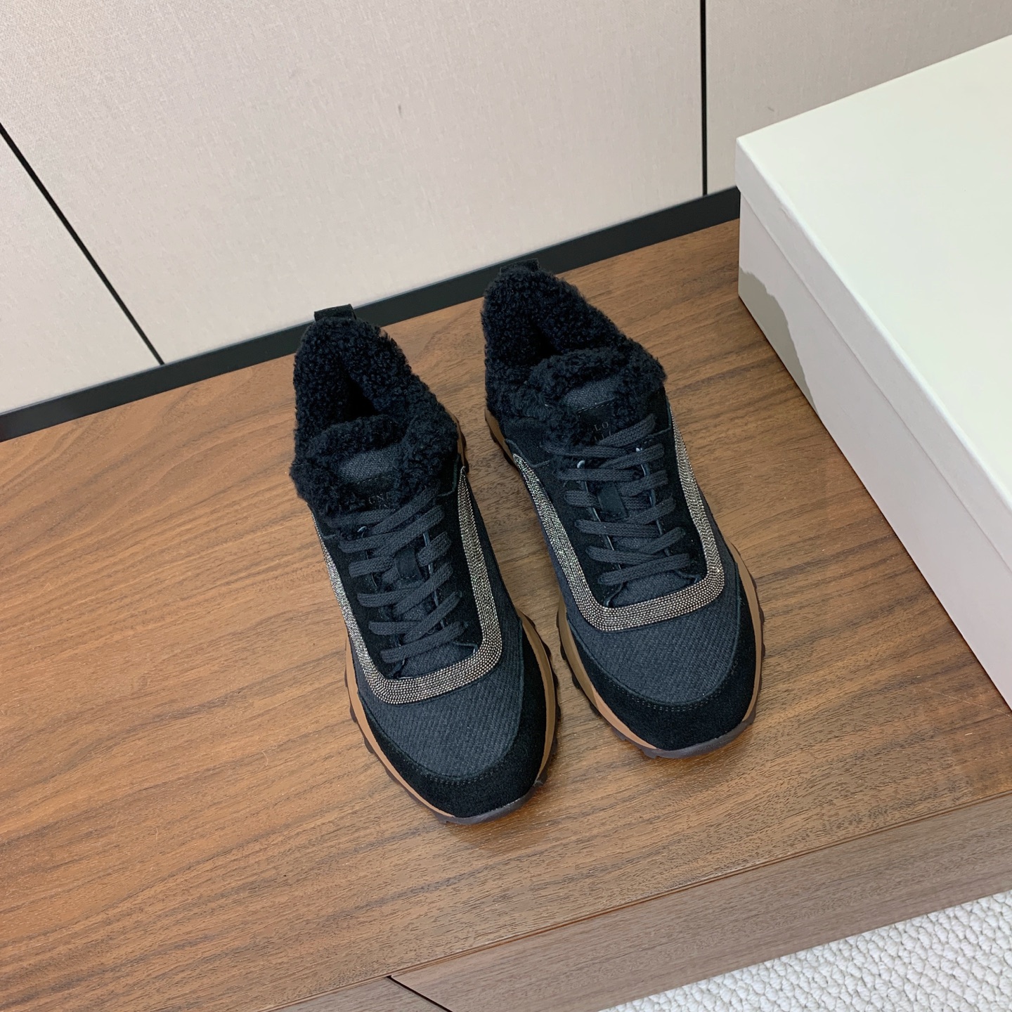 【Brunell* Cucinell*】拼色底羊毛里休闲运动鞋。鞋面采用进口牛绒，羊毛内里，原版开模大底！上脚超舒适。 