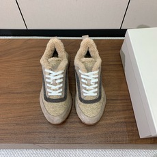 【Brunell* Cucinell*】拼色底羊毛里休闲运动鞋。鞋面采用进口牛绒,羊毛内里,原版开模大底!上脚超舒适。 【Brunell* Cucinell*】拼色底羊毛里休闲运动鞋。鞋面采用进口牛绒,羊毛内里,原版开模大底!上脚超舒适。
