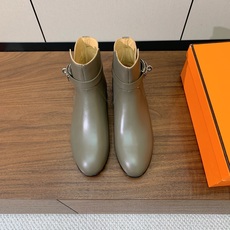【Herm*s】经典短靴。简约大气。从来不会过时。鞋面小牛皮,牛皮内里。真皮大底。 码数:35-42(40、41、42定 【Herm*s】经典短靴。简约大气。从来不会过时。鞋面小牛皮,牛皮内里。真皮大底。 码数:35-42(40、41、42定