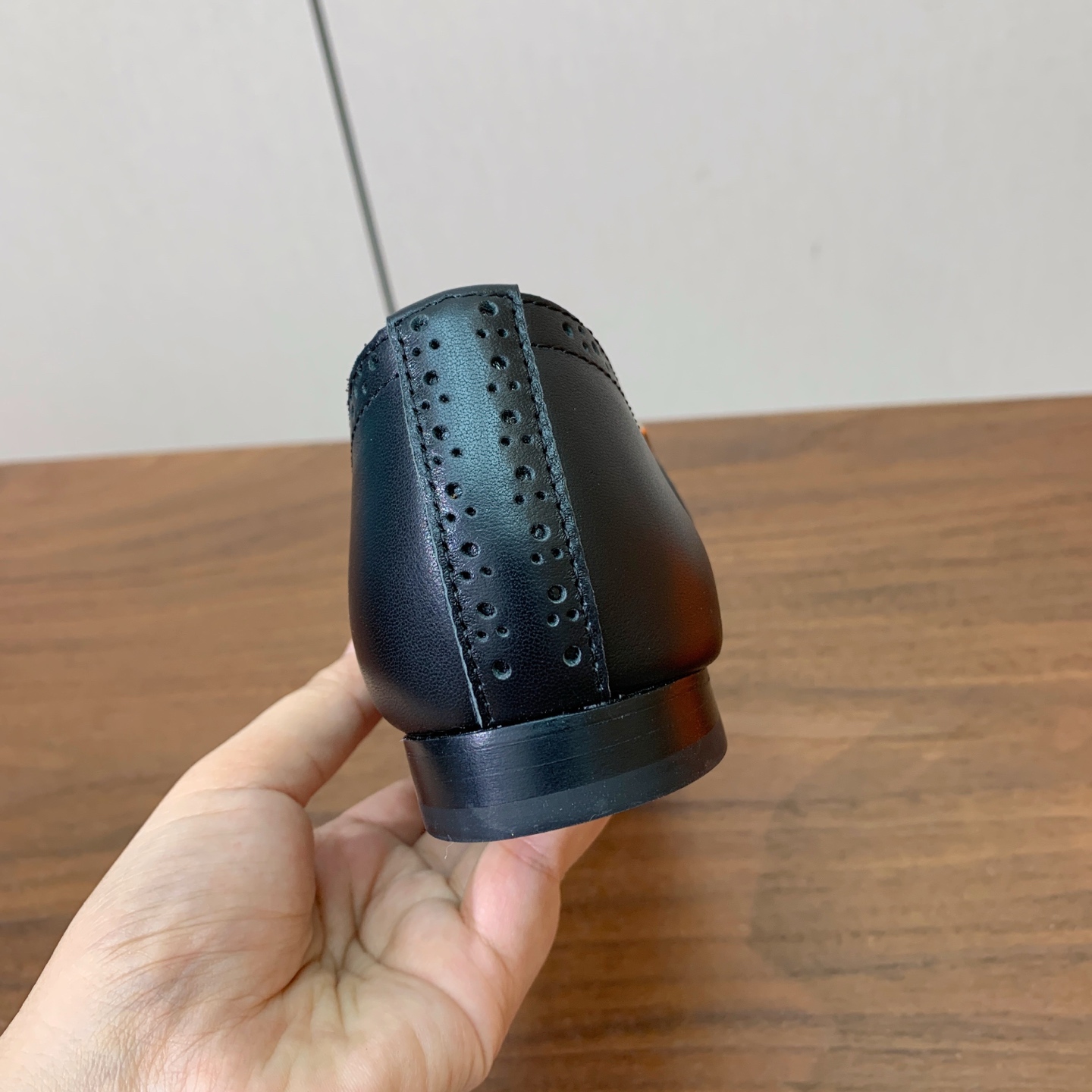 【Herm*s】玛丽珍单鞋。版型超正，上脚超级舒适不勒脚。鞋面定制镂空牛皮。羊皮内里及垫脚。真皮大底。 码数：35-42