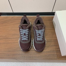 【Brunell* Cucinell*】拼色底羊毛里休闲运动鞋。鞋面采用进口牛绒,羊毛内里,原版开模大底!上脚超舒适。 【Brunell* Cucinell*】拼色底羊毛里休闲运动鞋。鞋面采用进口牛绒,羊毛内里,原版开模大底!上脚超舒适。