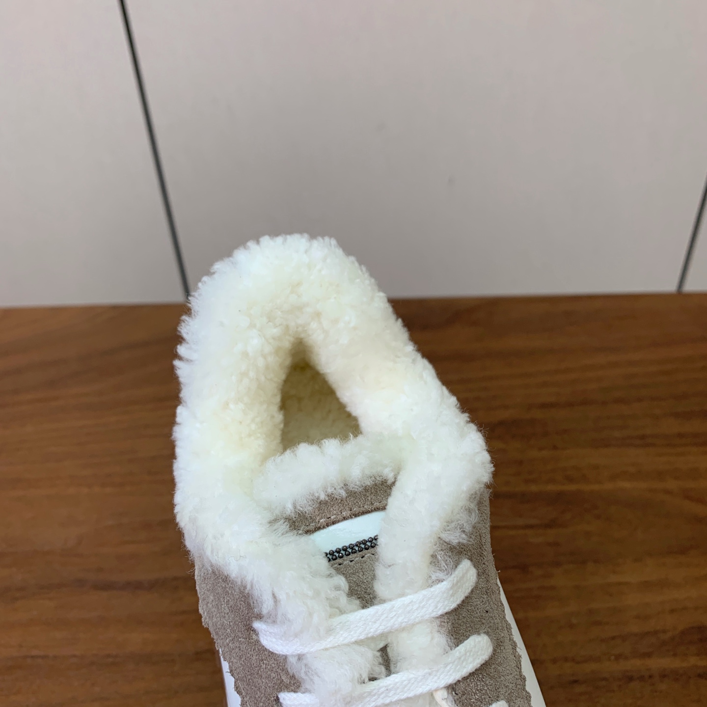 【Brunell* Cucinell*】羊毛里休闲运动鞋。鞋面采用进口牛绒，羊毛内里，原版开模大底！上脚超舒适。 码数：