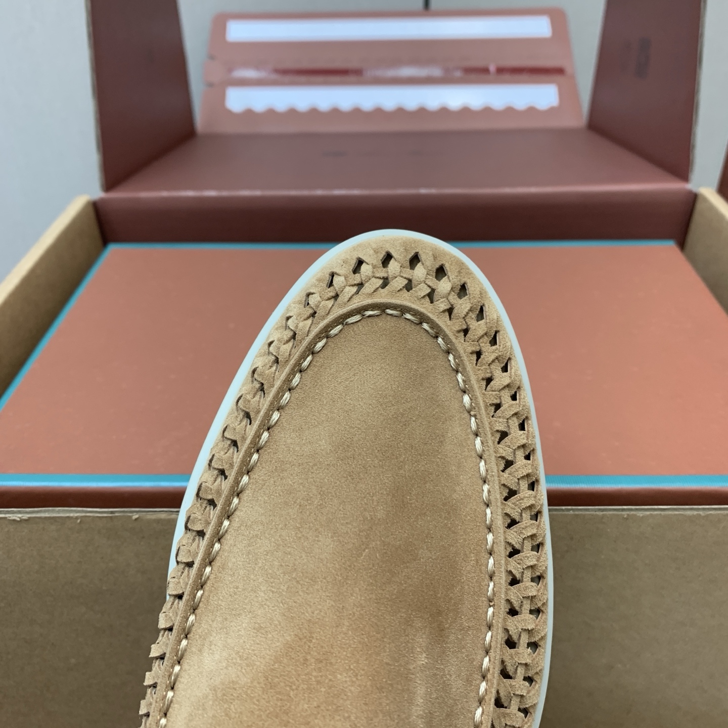 【Loro Piana】顶级版本男款编织乐福鞋,原版一比一。品牌低调奢华柔软一贯纯色简约的设计风格。皮质柔软舒适度极高 【Loro Piana】顶级版本男款编织乐福鞋,原版一比一。品牌低调奢华柔软一贯纯色简约的设计风格。皮质柔软舒适度极高