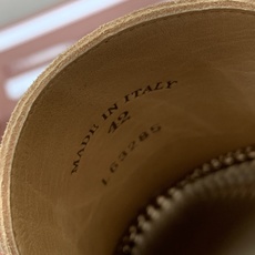 【Loro Piana】顶级版本男款编织乐福鞋,原版一比一。品牌低调奢华柔软一贯纯色简约的设计风格。皮质柔软舒适度极高 【Loro Piana】顶级版本男款编织乐福鞋,原版一比一。品牌低调奢华柔软一贯纯色简约的设计风格。皮质柔软舒适度极高