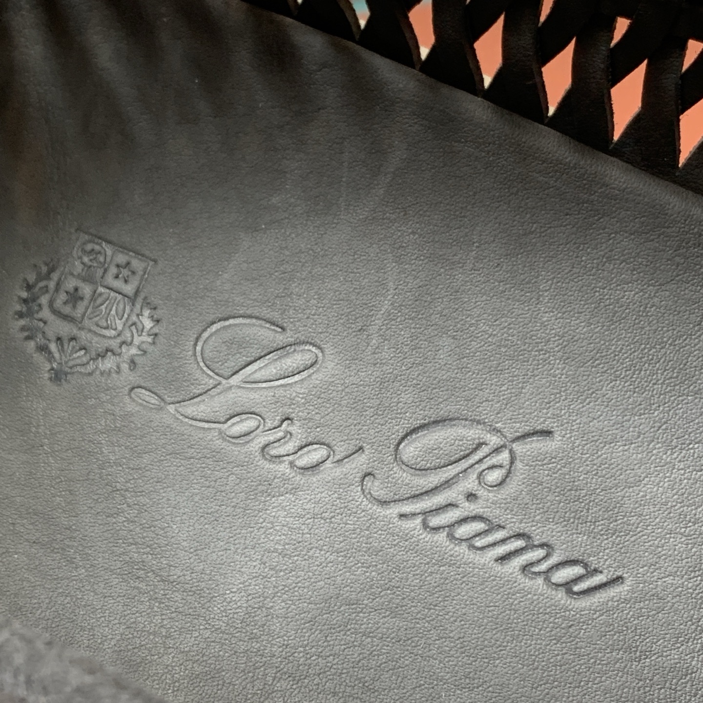 【Loro Piana】顶级版本男款编织乐福鞋,原版一比一。品牌低调奢华柔软一贯纯色简约的设计风格。皮质柔软舒适度极高 【Loro Piana】顶级版本男款编织乐福鞋,原版一比一。品牌低调奢华柔软一贯纯色简约的设计风格。皮质柔软舒适度极高