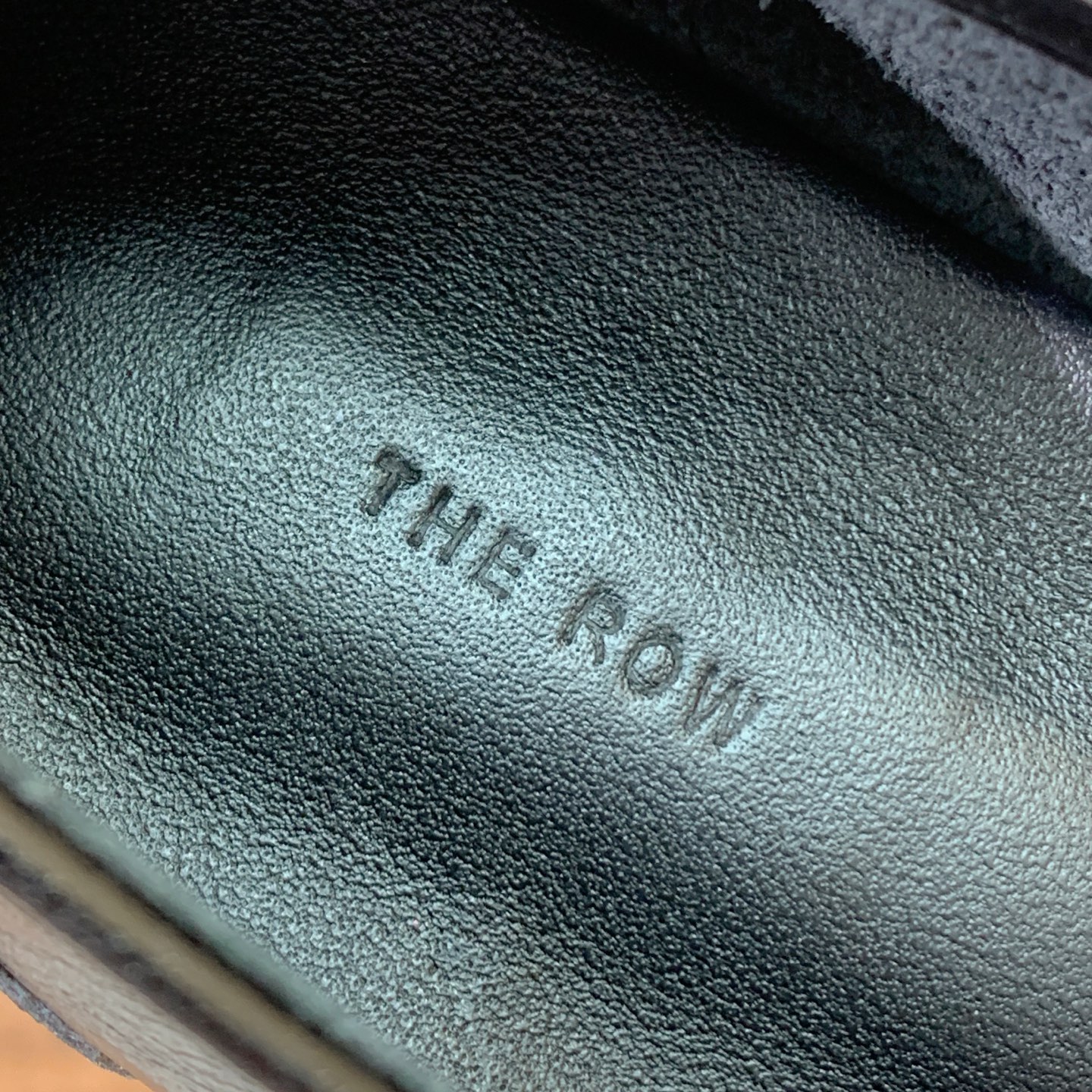 【The row】流苏乐福鞋。经典灵感定义了这款鞋的现代优雅风格。鞋面牛皮，羊皮内里及垫脚。真皮大底。 码数：35-41