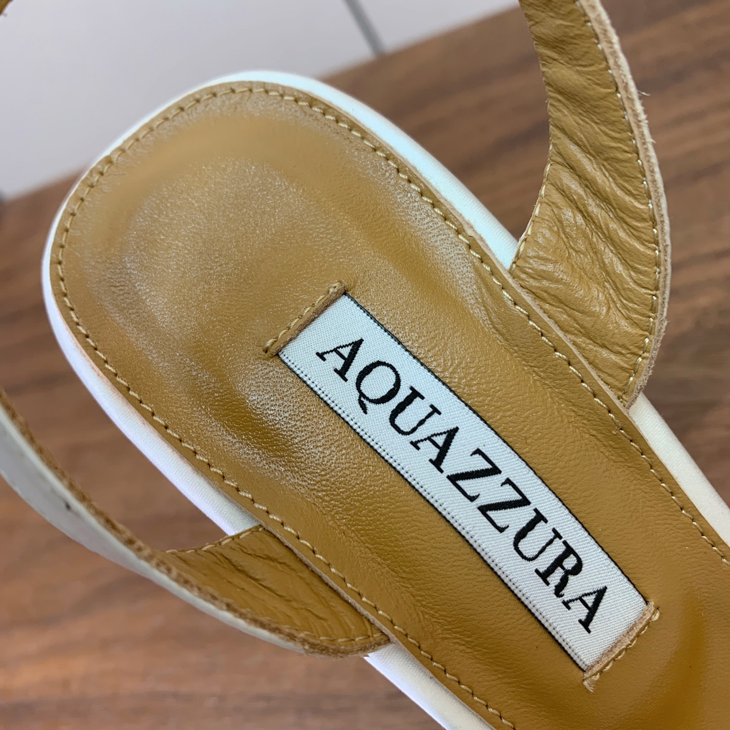 【AQUAZZUR* 】网纱钻面水台凉鞋。性感的代言品牌。鞋面网纱➕真丝烫钻。羊皮垫脚，真皮大底。跟高13cm，水台4c