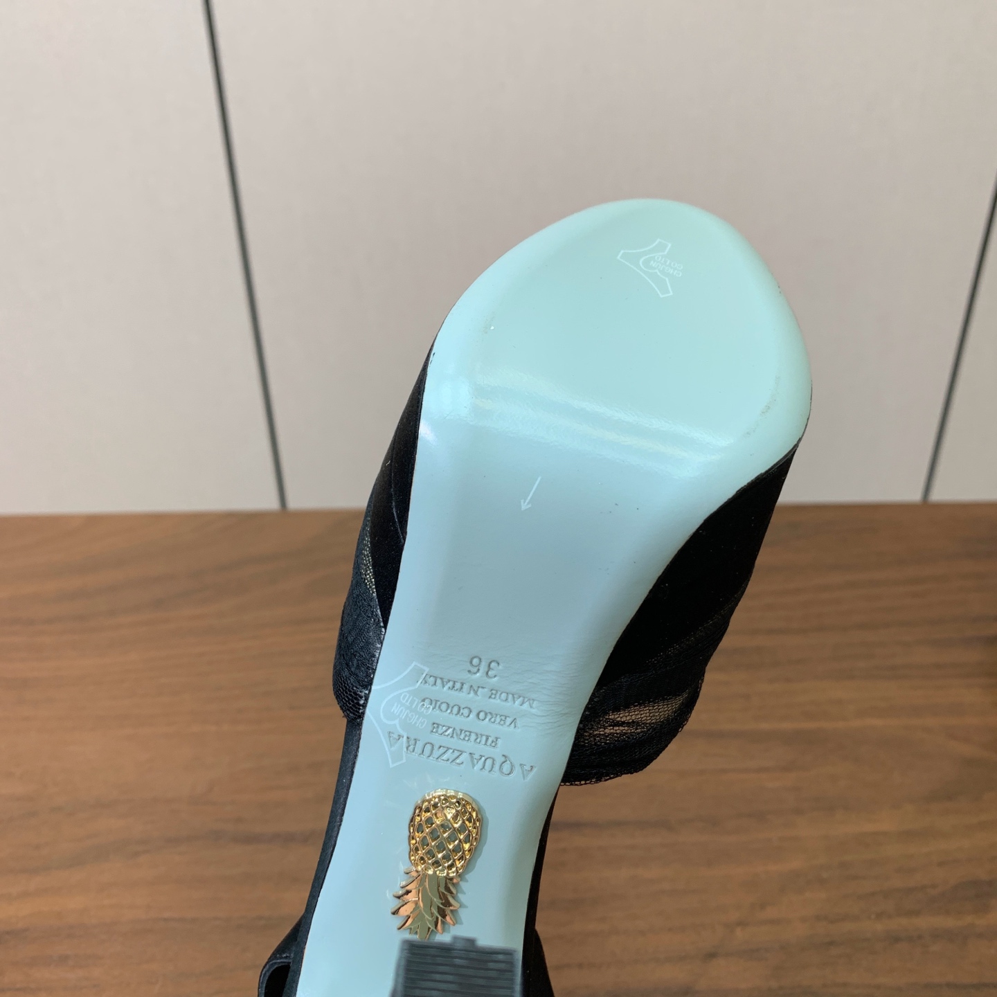 【AQUAZZUR* 】网纱钻面水台凉鞋。性感的代言品牌。鞋面网纱➕真丝烫钻。羊皮垫脚，真皮大底。跟高13cm，水台4c