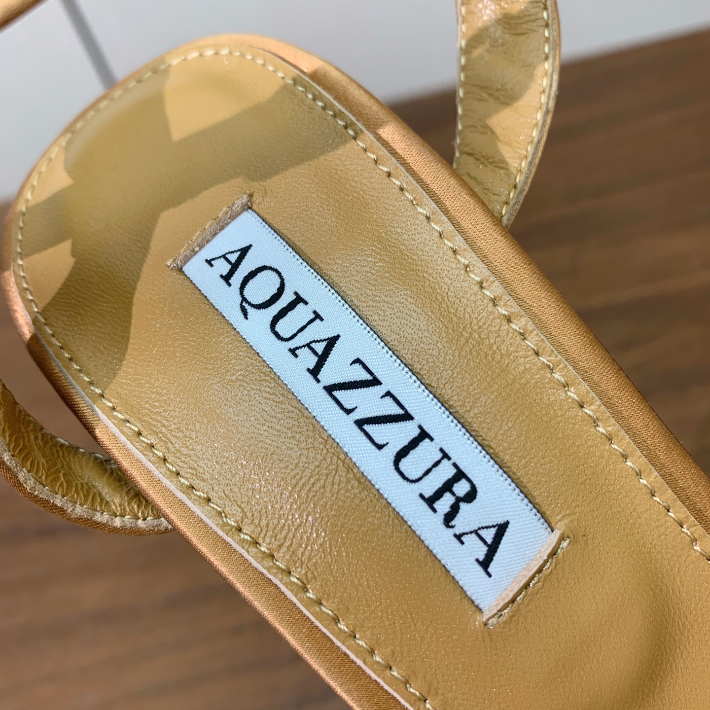 【AQUAZZUR* 】真丝钻面水台凉鞋。性感的代言品牌。鞋面真丝烫钻。羊皮垫脚，真皮大底。跟高13cm，水台4cm。 