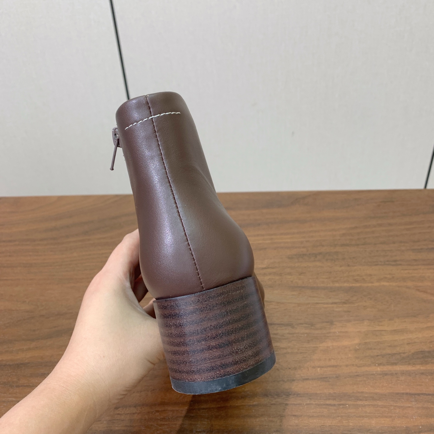 【Maison Margie*a】玛吉拉短靴。复古韵味，显瘦百搭。鞋面牛皮，羊皮内里及垫脚。真皮大底。跟高5cm 码数：