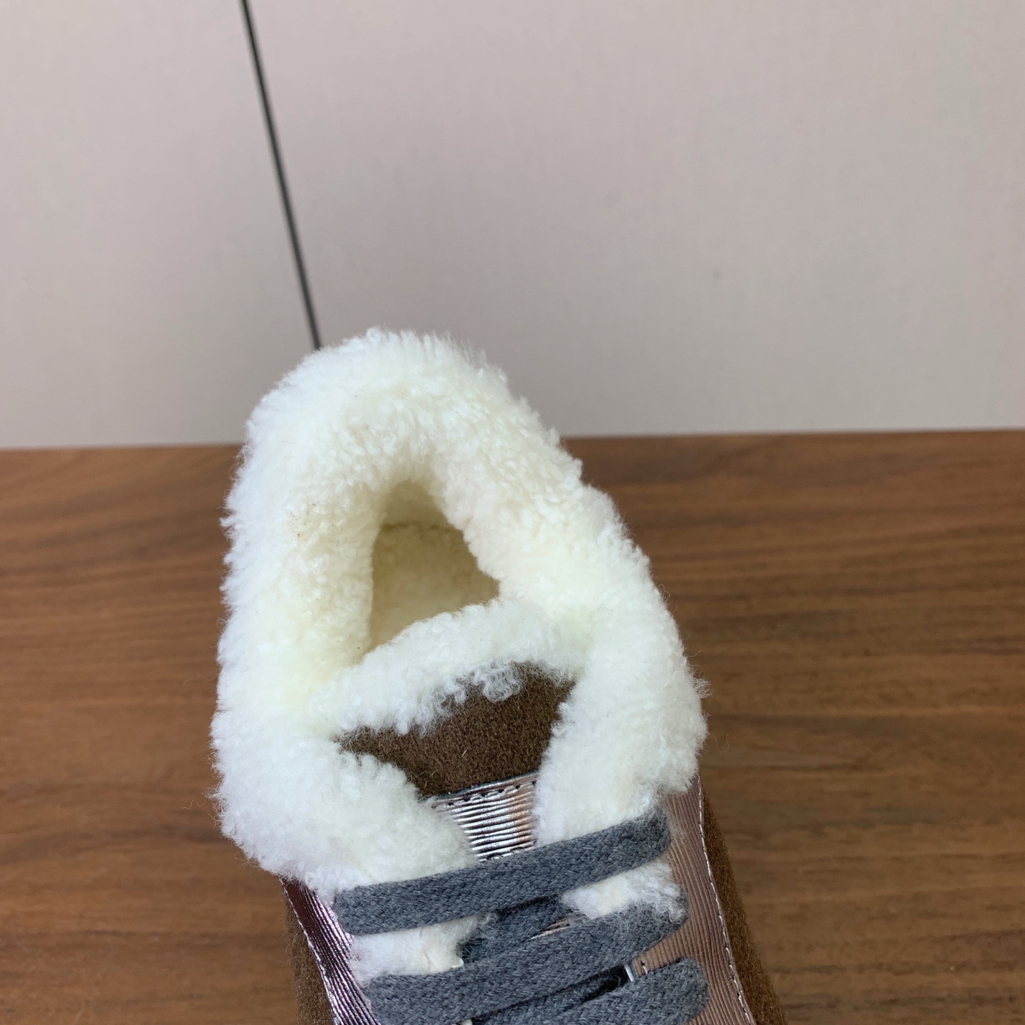 【Brunell* Cucinell*】羊毛里休闲运动鞋。鞋面采用进口牛绒，羊毛内里，原版开模大底！上脚超舒适。 码数：