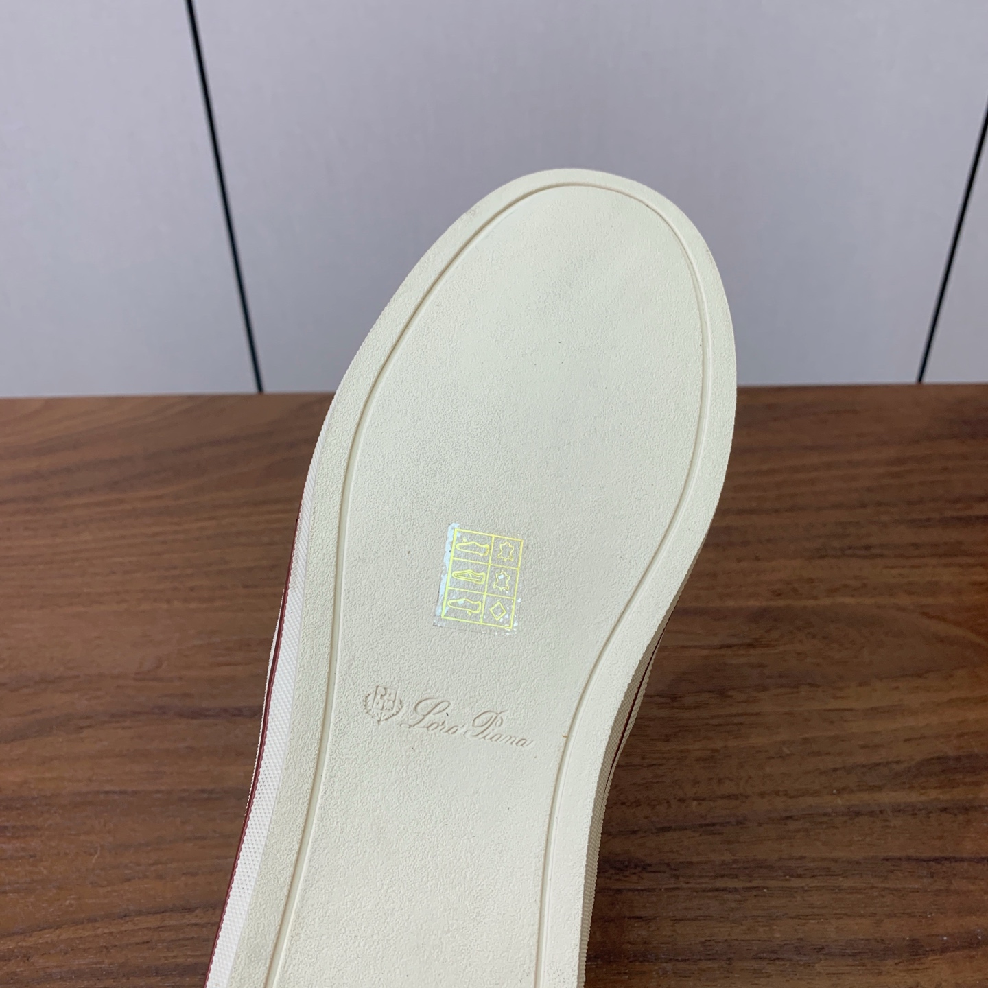 【Loro Piana】男款光面乐福鞋。复古优雅低调奢华。时尚性与皮料实用性同样兼具依然全网最高品质。鞋面小牛绒，定制原