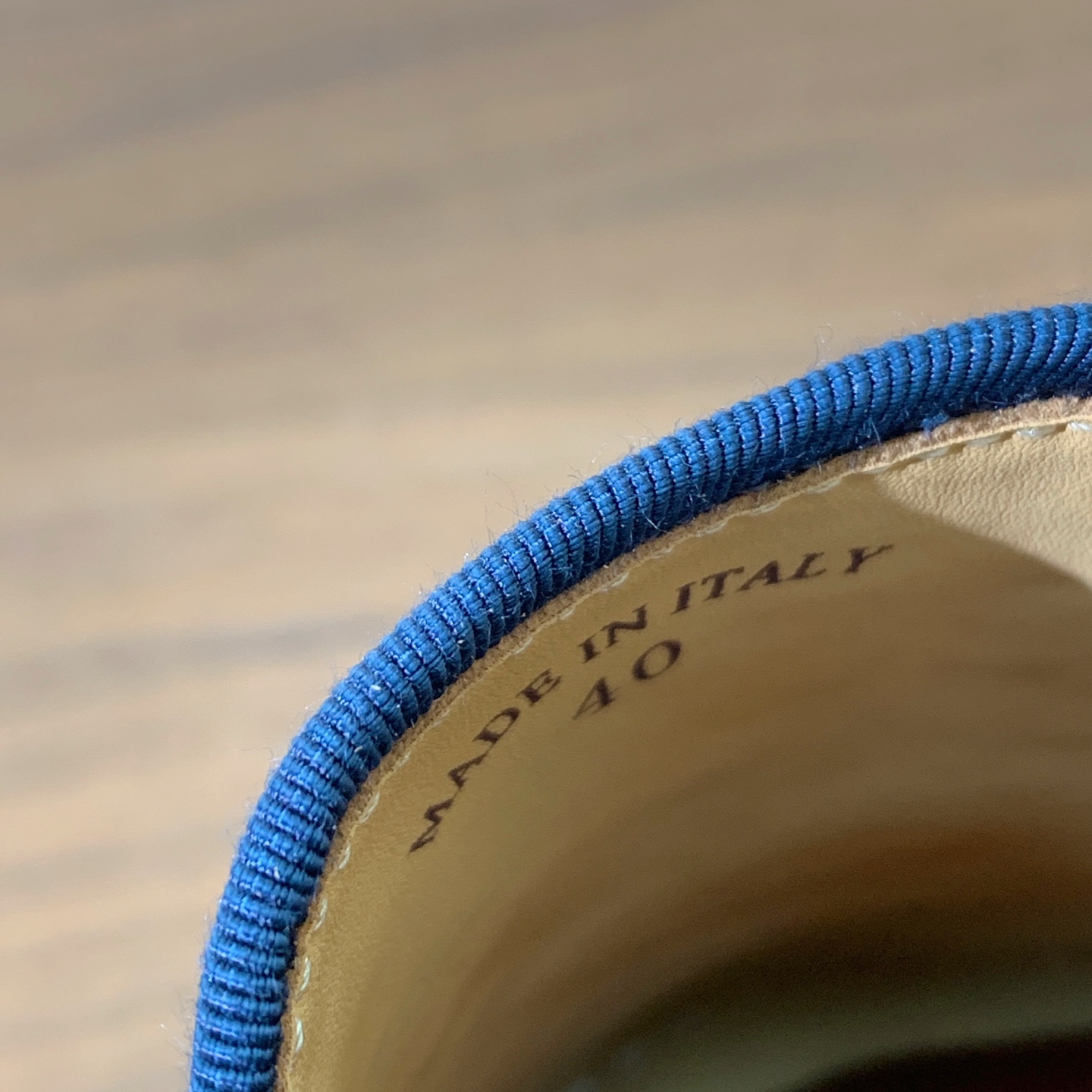 【Loro Piana】男款光面乐福鞋。复古优雅低调奢华。时尚性与皮料实用性同样兼具依然全网最高品质。鞋面小牛绒，定制原