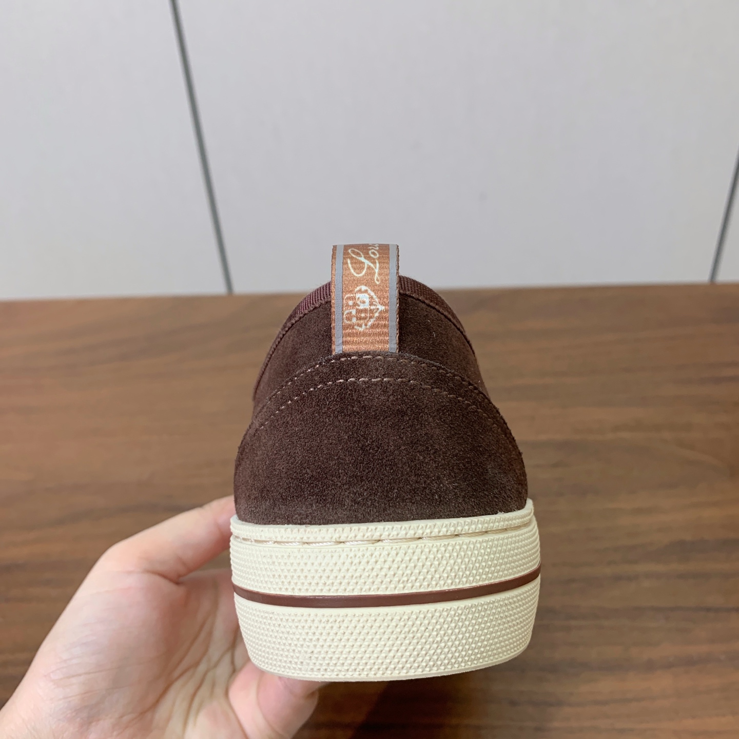 【Loro Piana】男款光面乐福鞋。复古优雅低调奢华。时尚性与皮料实用性同样兼具依然全网最高品质。鞋面小牛绒，定制原