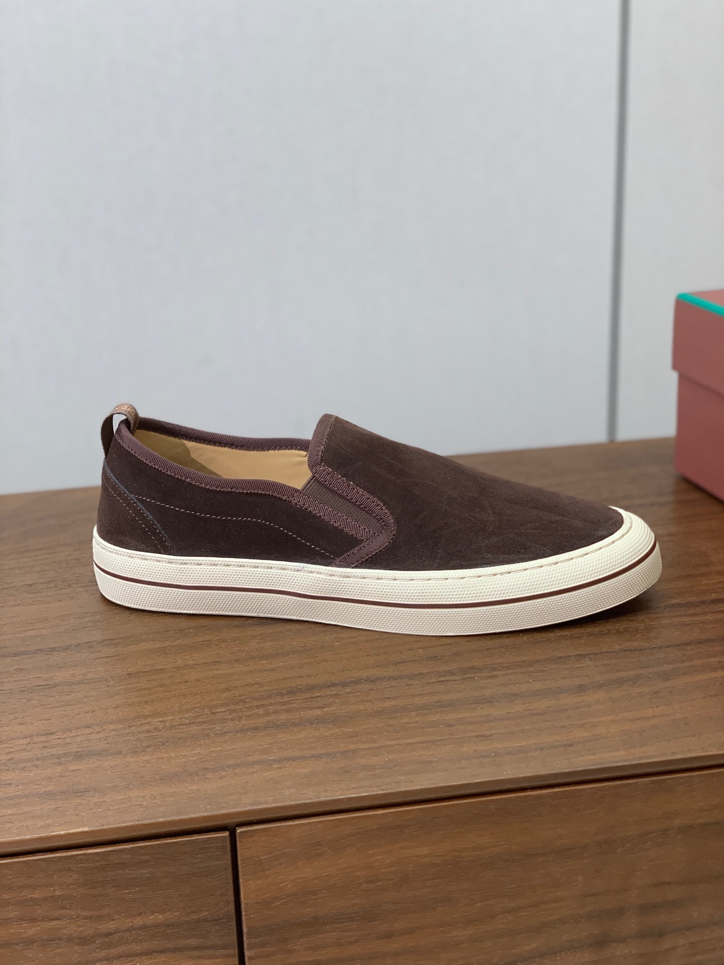 【Loro Piana】男款光面乐福鞋。复古优雅低调奢华。时尚性与皮料实用性同样兼具依然全网最高品质。鞋面小牛绒，定制原