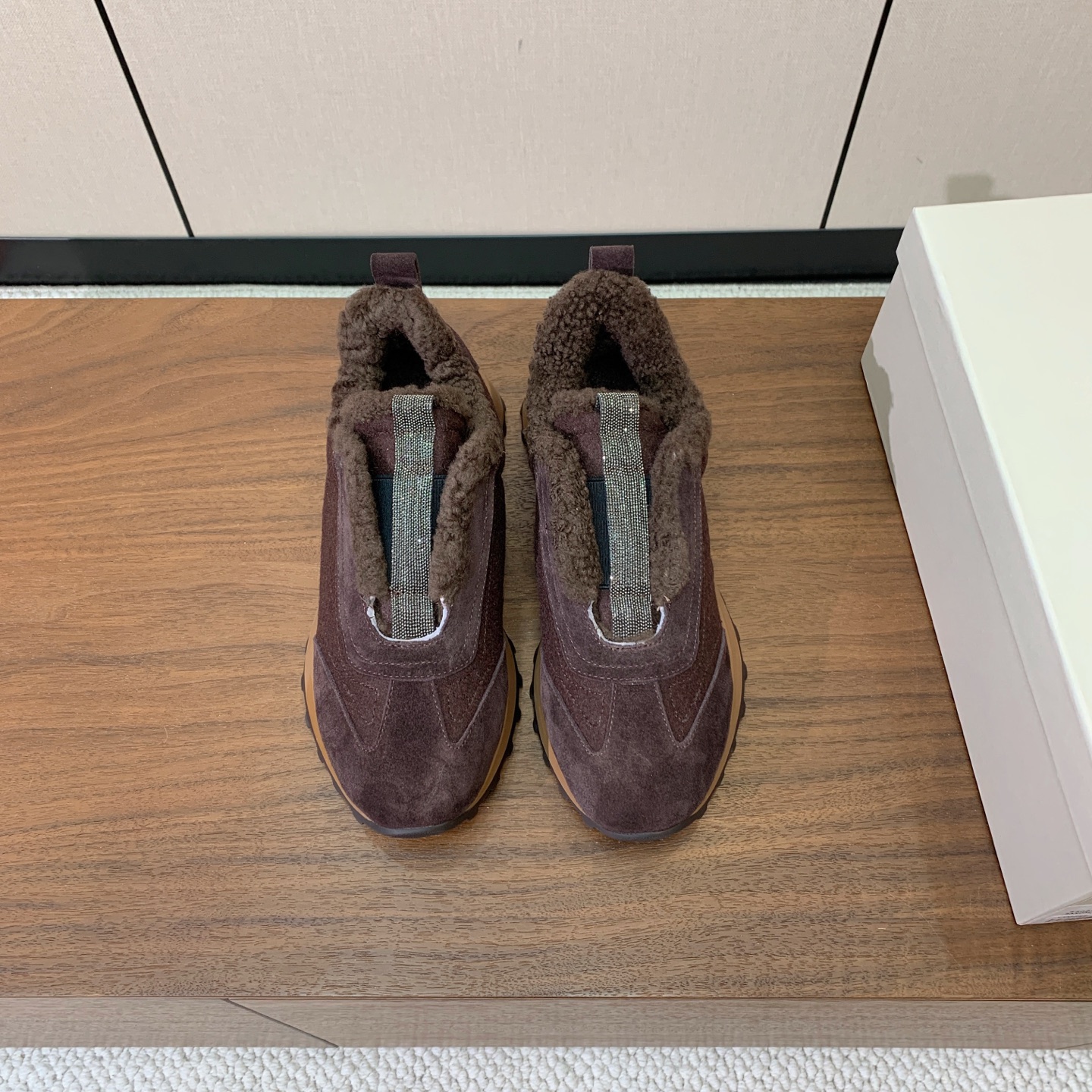 【Brunell* Cucinell*】拼色底羊毛里休闲运动鞋。鞋面采用进口牛绒，羊毛内里，原版开模大底！上脚超舒适。 