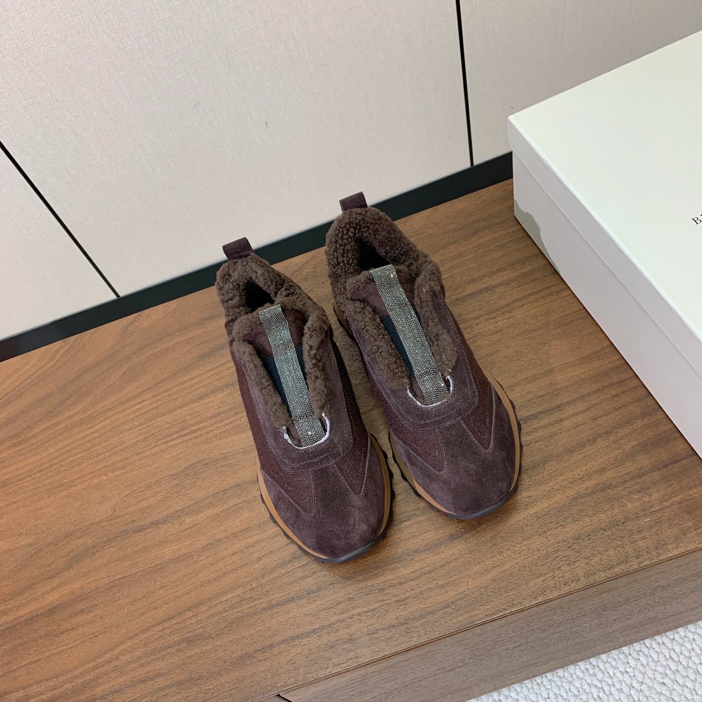 【Brunell* Cucinell*】拼色底羊毛里休闲运动鞋。鞋面采用进口牛绒，羊毛内里，原版开模大底！上脚超舒适。 