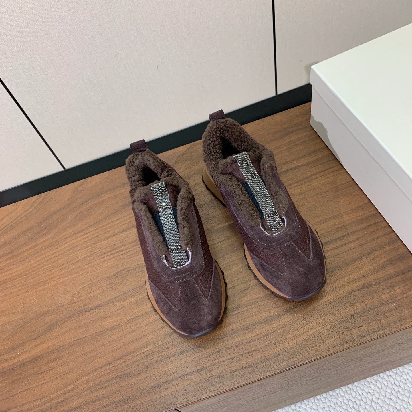 【Brunell* Cucinell*】拼色底羊毛里休闲运动鞋。鞋面采用进口牛绒，羊毛内里，原版开模大底！上脚超舒适。 