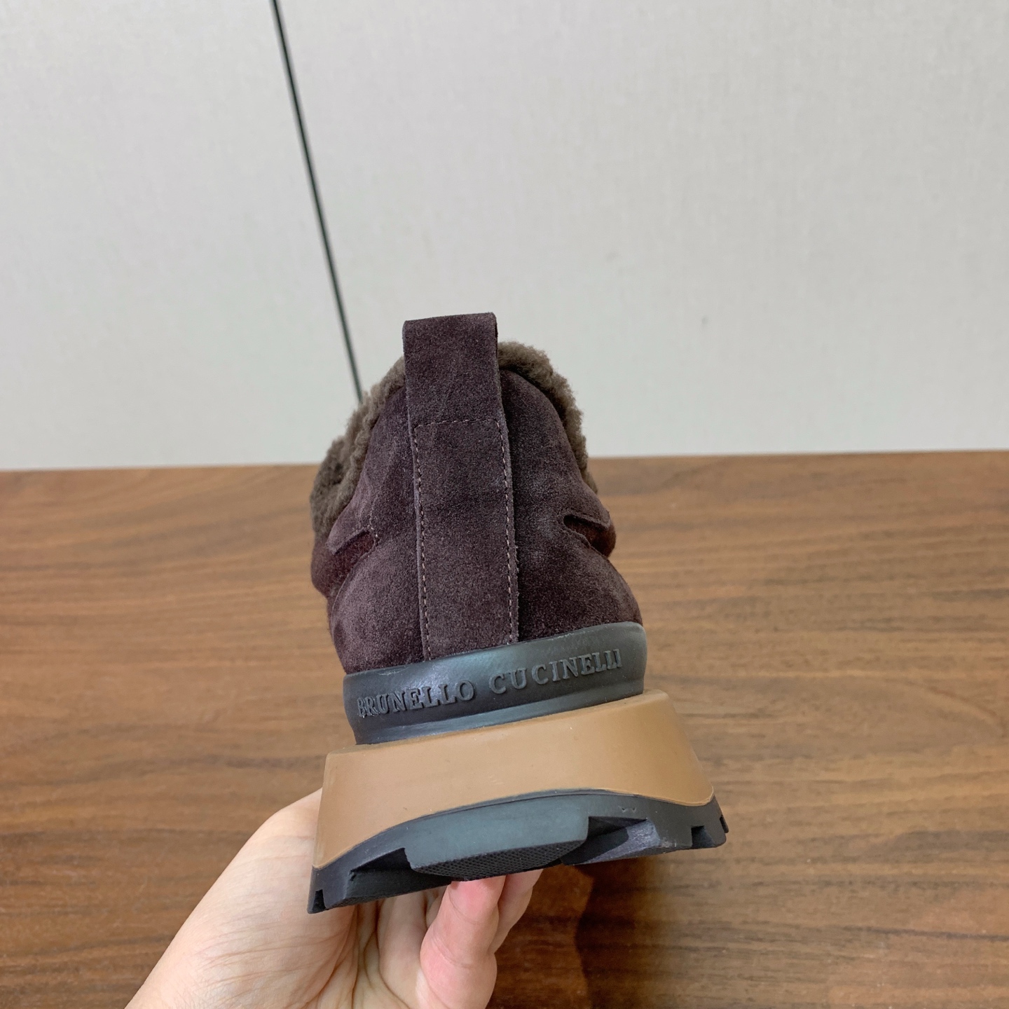 【Brunell* Cucinell*】拼色底羊毛里休闲运动鞋。鞋面采用进口牛绒，羊毛内里，原版开模大底！上脚超舒适。 