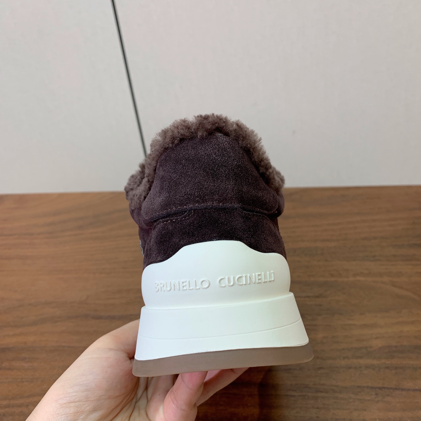 【Brunell* Cucinell*】羊毛里休闲运动鞋。鞋面采用进口牛绒，羊毛内里，原版开模大底！上脚超舒适。 码数：