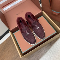 【Loro Piana】顶级版本羊毛里乐福鞋,原版一比一。品牌低调奢华柔软一贯纯色简约的设计风格。皮质柔软舒适度极高 材 【Loro Piana】顶级版本羊毛里乐福鞋,原版一比一。品牌低调奢华柔软一贯纯色简约的设计风格。皮质柔软舒适度极高 材