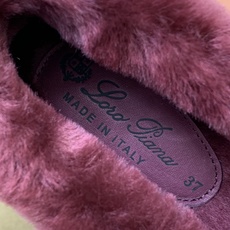 【Loro Piana】顶级版本羊毛里乐福鞋,原版一比一。品牌低调奢华柔软一贯纯色简约的设计风格。皮质柔软舒适度极高 材 【Loro Piana】顶级版本羊毛里乐福鞋,原版一比一。品牌低调奢华柔软一贯纯色简约的设计风格。皮质柔软舒适度极高 材