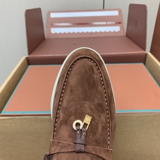 【Loro Piana】顶级版本羊毛里乐福鞋,原版一比一。品牌低调奢华柔软一贯纯色简约的设计风格。皮质柔软舒适度极高 材 【Loro Piana】顶级版本羊毛里乐福鞋,原版一比一。品牌低调奢华柔软一贯纯色简约的设计风格。皮质柔软舒适度极高 材