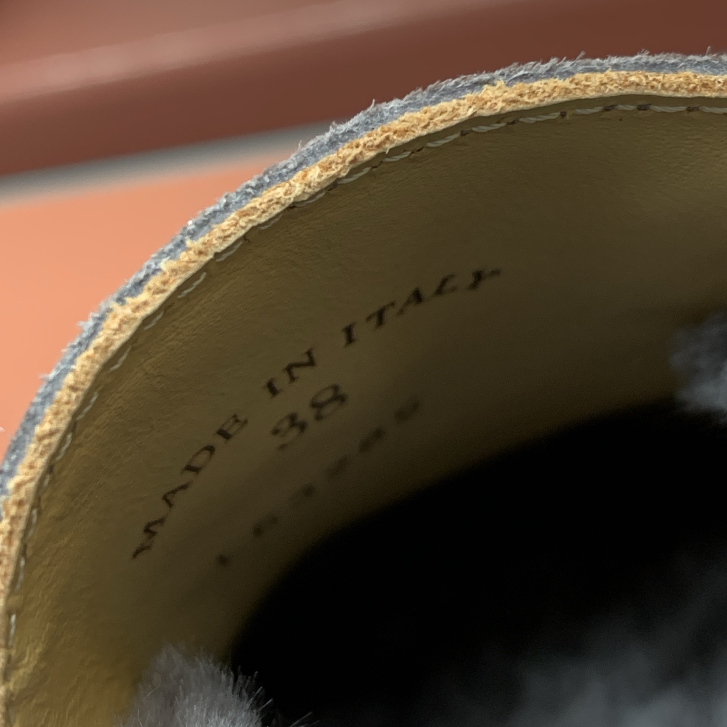 【Loro Piana】顶级版本羊毛里乐福鞋，原版一比一。品牌低调奢华柔软一贯纯色简约的设计风格。皮质柔软舒适度极高 材