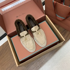 【Loro Piana】顶级版本羊毛里乐福鞋,原版一比一。品牌低调奢华柔软一贯纯色简约的设计风格。皮质柔软舒适度极高 材 【Loro Piana】顶级版本羊毛里乐福鞋,原版一比一。品牌低调奢华柔软一贯纯色简约的设计风格。皮质柔软舒适度极高 材