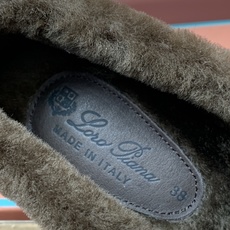 【Loro Piana】顶级版本羊毛里乐福鞋,原版一比一。品牌低调奢华柔软一贯纯色简约的设计风格。皮质柔软舒适度极高 材 【Loro Piana】顶级版本羊毛里乐福鞋,原版一比一。品牌低调奢华柔软一贯纯色简约的设计风格。皮质柔软舒适度极高 材