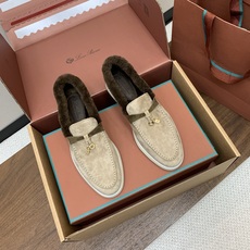 【Loro Piana】顶级版本羊毛里乐福鞋,原版一比一。品牌低调奢华柔软一贯纯色简约的设计风格。皮质柔软舒适度极高 材 【Loro Piana】顶级版本羊毛里乐福鞋,原版一比一。品牌低调奢华柔软一贯纯色简约的设计风格。皮质柔软舒适度极高 材