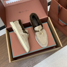 【Loro Piana】顶级版本羊毛里乐福鞋,原版一比一。品牌低调奢华柔软一贯纯色简约的设计风格。皮质柔软舒适度极高 材 【Loro Piana】顶级版本羊毛里乐福鞋,原版一比一。品牌低调奢华柔软一贯纯色简约的设计风格。皮质柔软舒适度极高 材