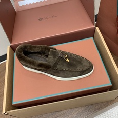 【Loro Piana】顶级版本羊毛里乐福鞋,原版一比一。品牌低调奢华柔软一贯纯色简约的设计风格。皮质柔软舒适度极高 材 【Loro Piana】顶级版本羊毛里乐福鞋,原版一比一。品牌低调奢华柔软一贯纯色简约的设计风格。皮质柔软舒适度极高 材